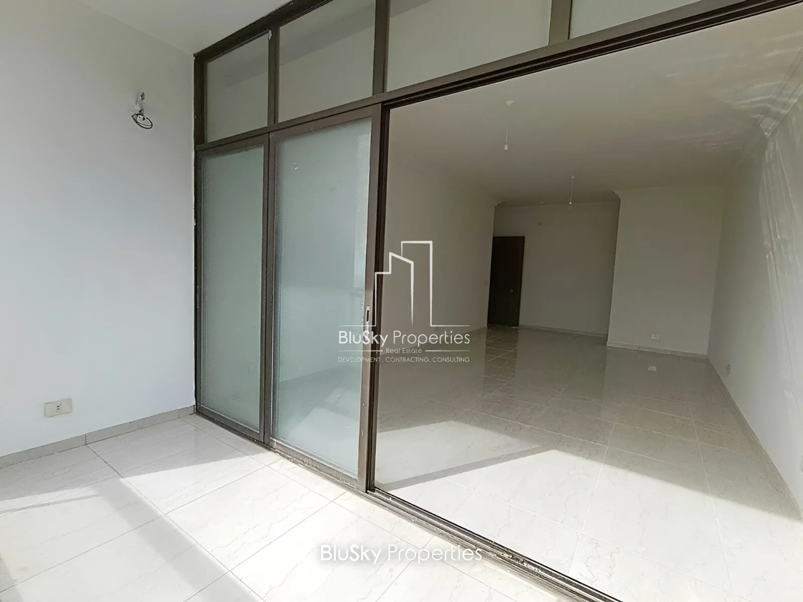 Apartment for Sale in Safra - 3 bed, 2 bath