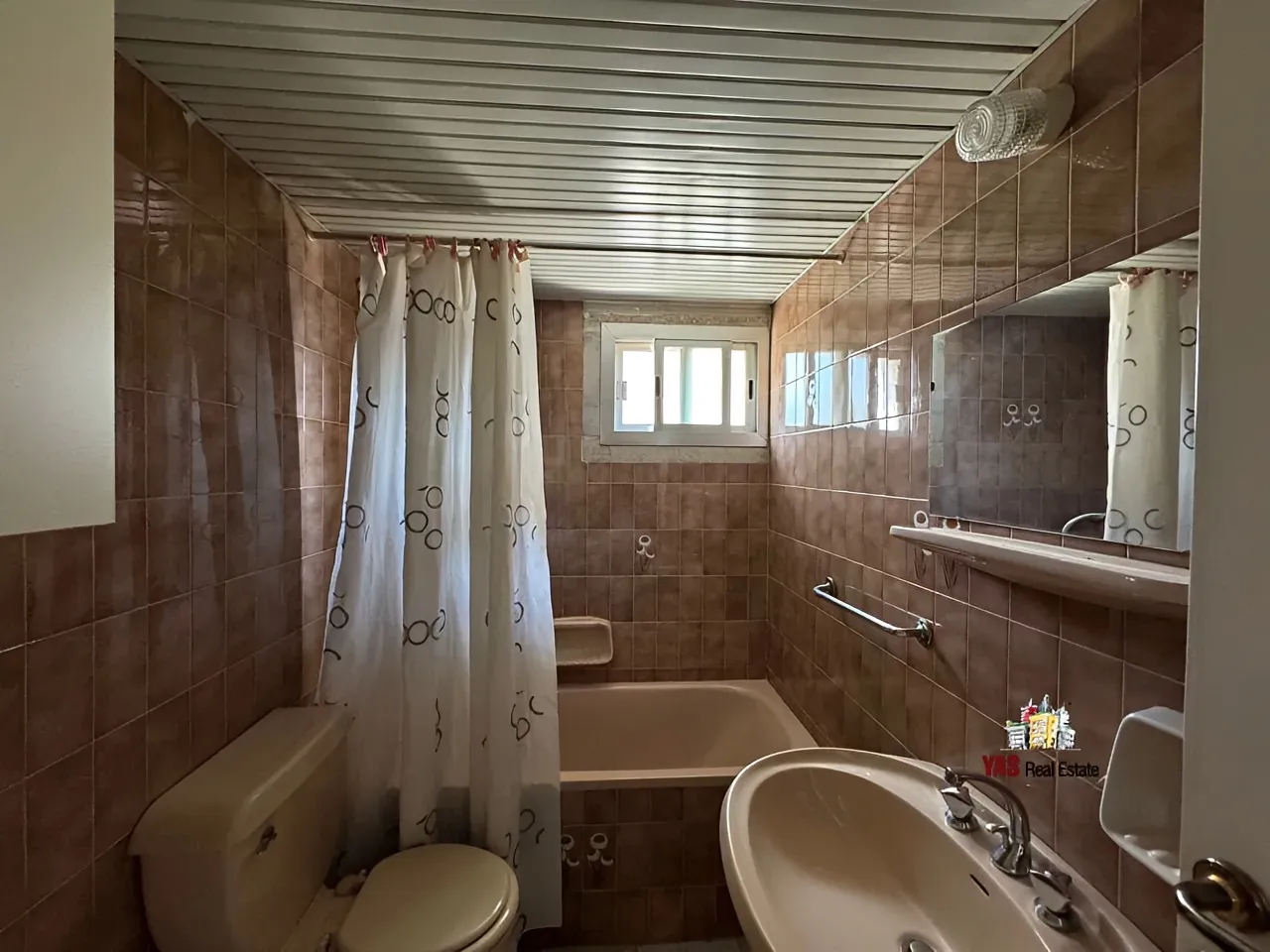 Apartment for Sale in Ballouneh