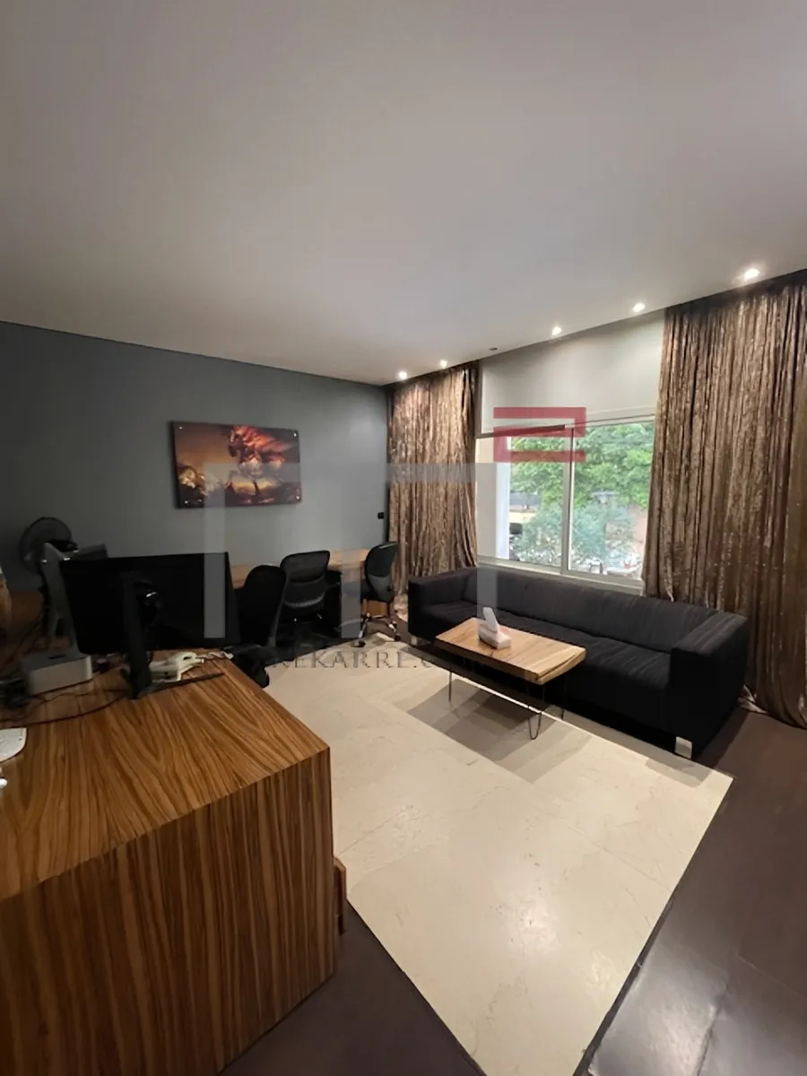 Office for rent in Furn El Hayek