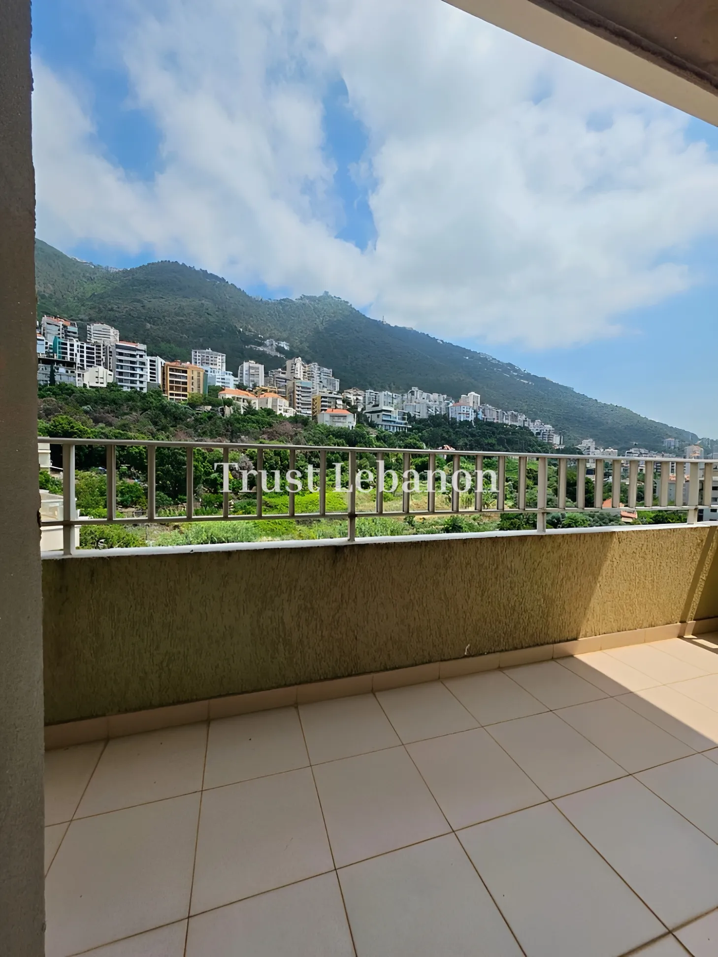 Apartment for sale in Haret Sakher, Lebanon