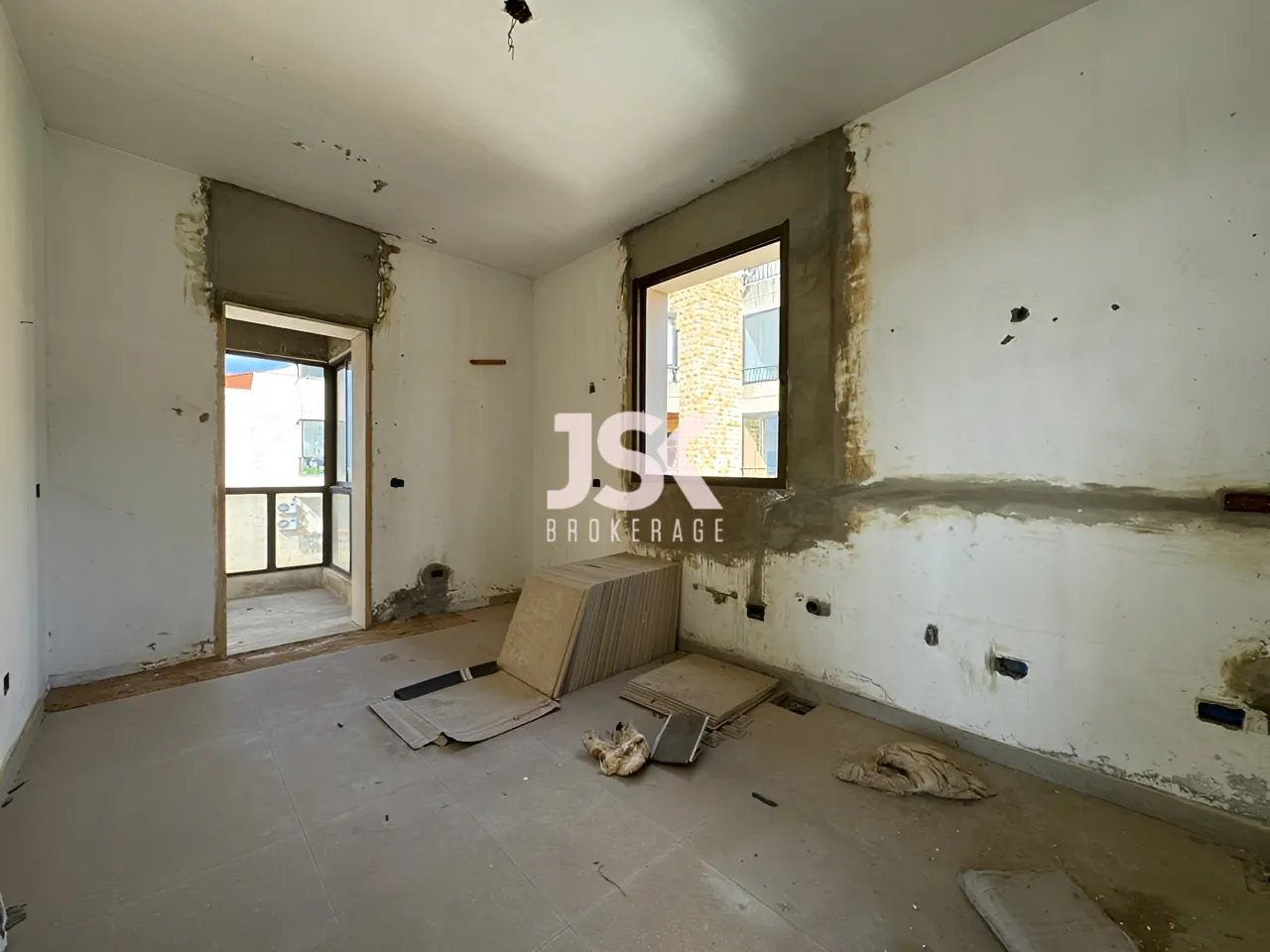 Building for Sale in Ain Najm