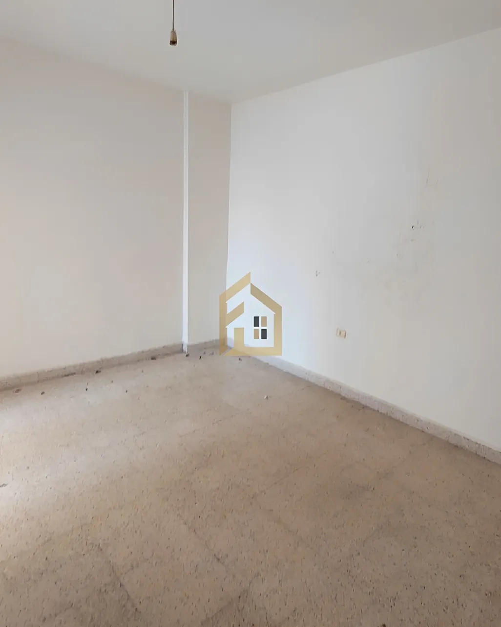 Apartment for rent in Mazraa, Bayrut, Lebanon - 2 bed, 2 bath