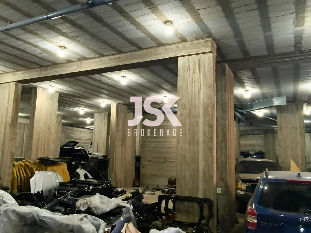 Warehouse for sale in Zouk Mikael