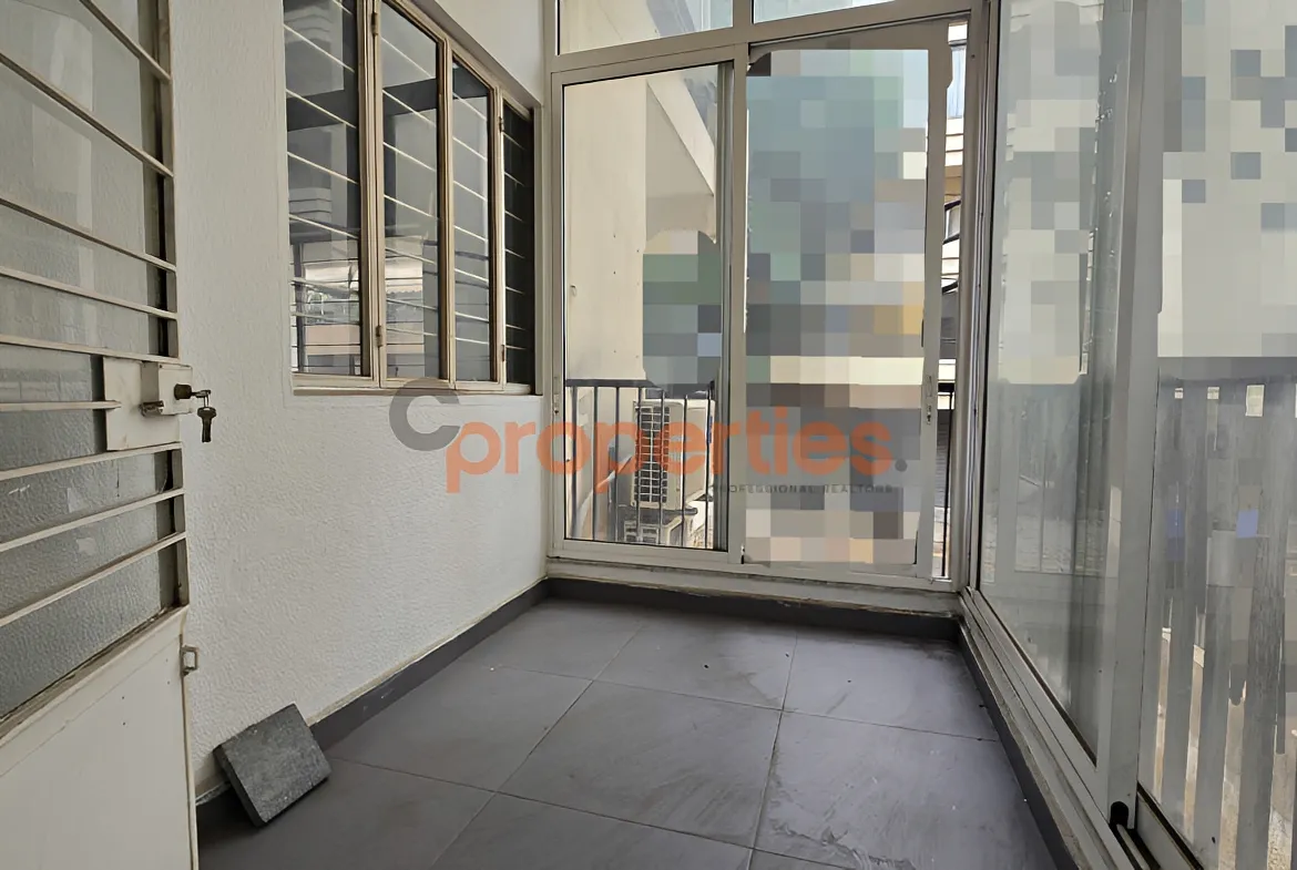 Office for Rent in Forn El Chebbak