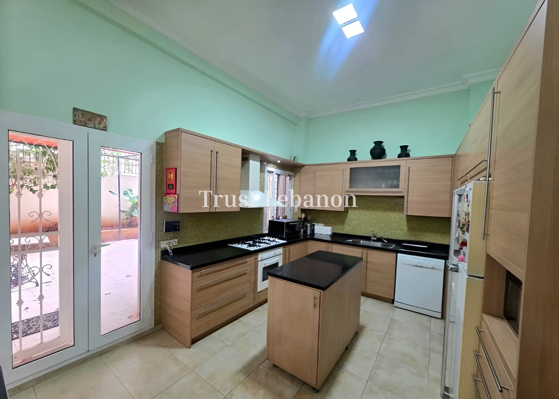 Apartment for sale in Horch Tabet