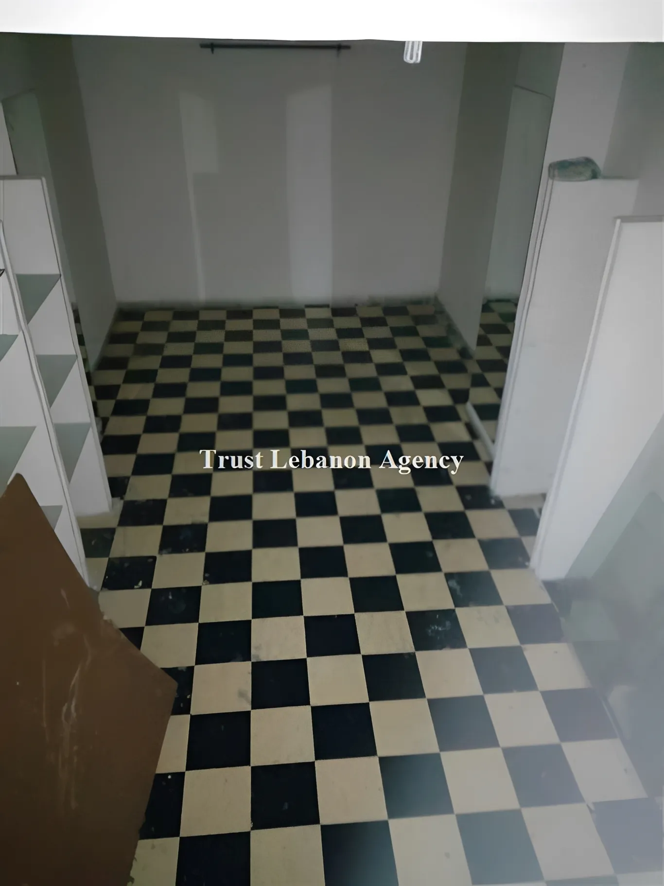 Shop for sale in Baabda, Ain Al Remmeneh