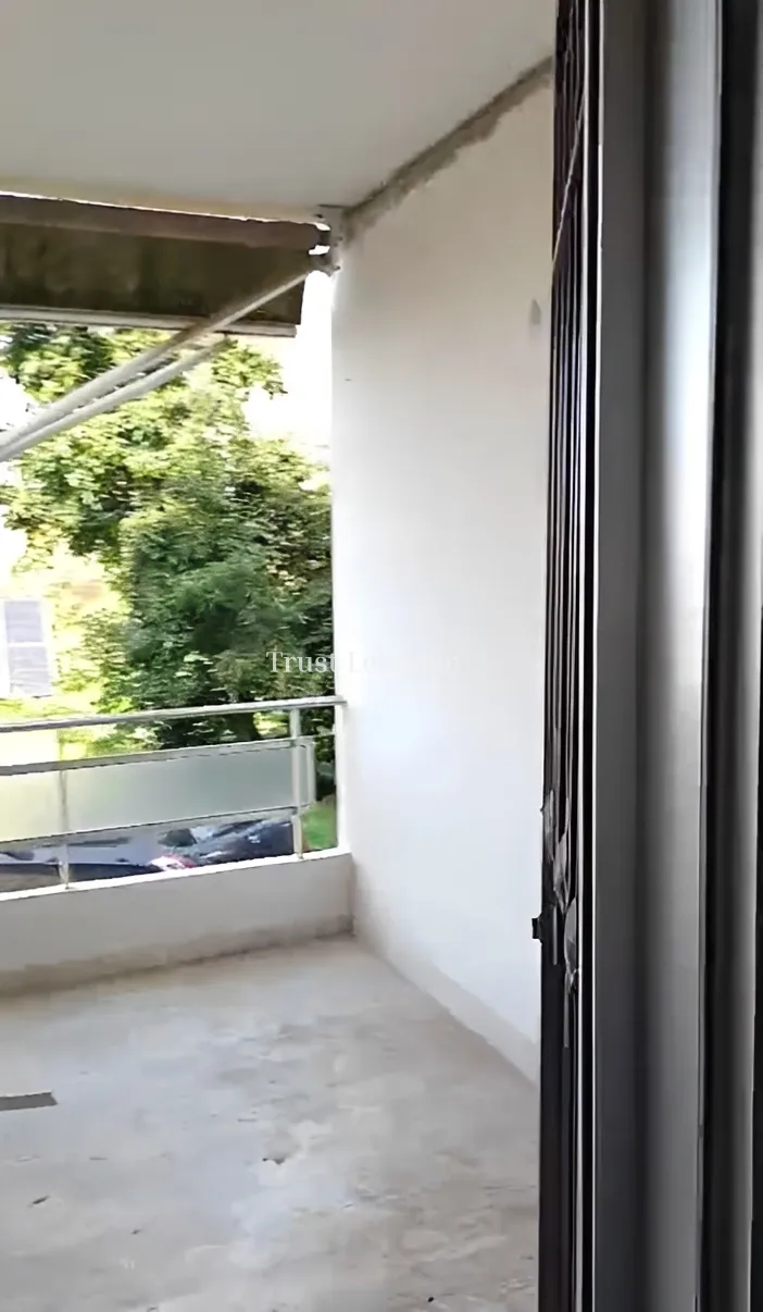 Apartment for sale in Qornet El Hamra, Lebanon - 2 bed, 1 bath
