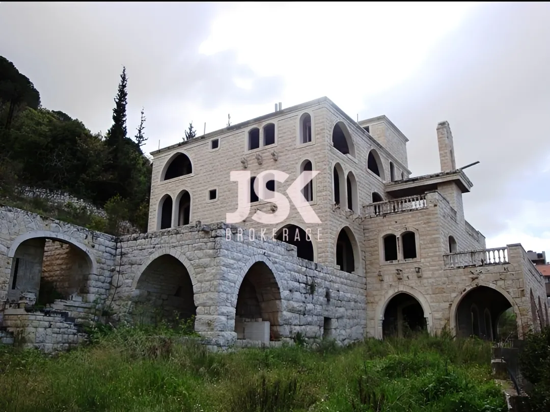 Villa for Sale in Chnaneir, Lebanon