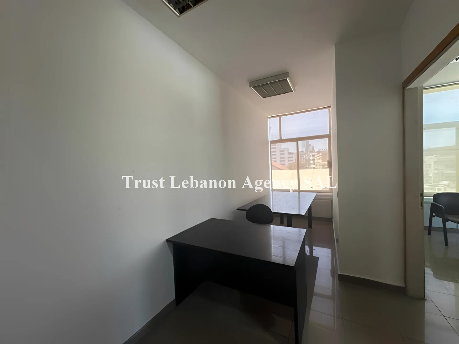 Office for rent in Metn, Dawra