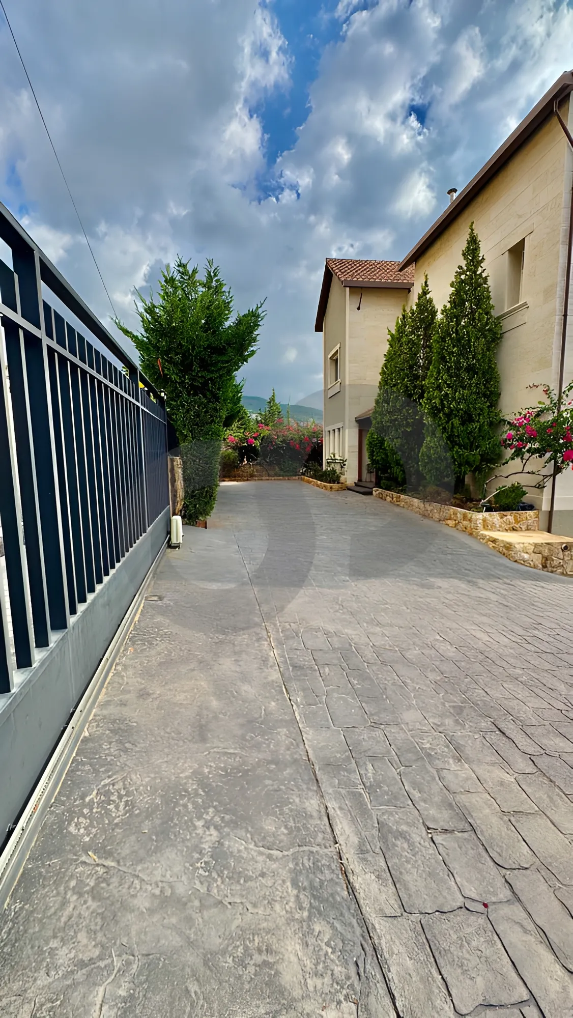Villa for Sale in Okaibeh