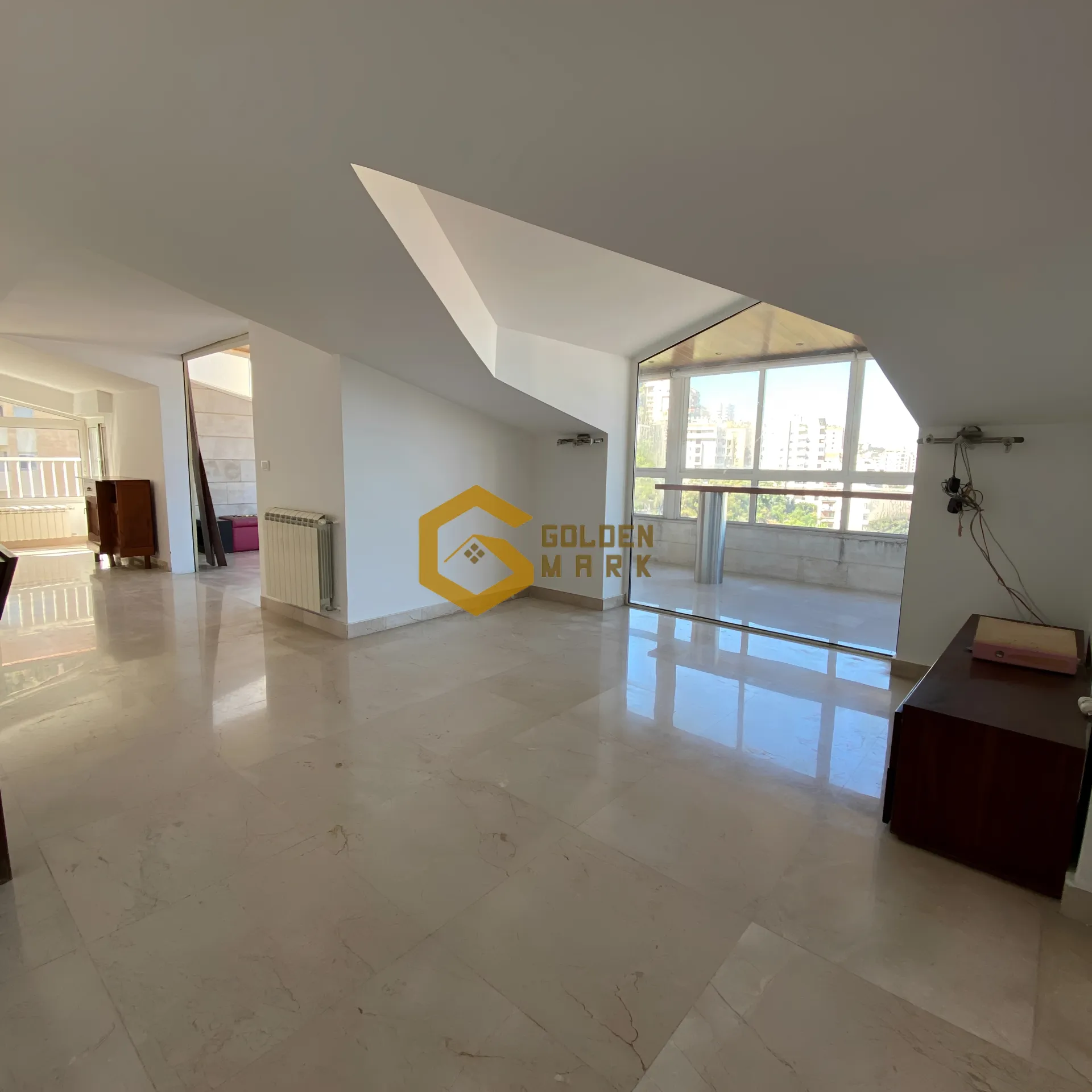 Apartment for Sale in Haret Sakher - 4 bed, 5 bath