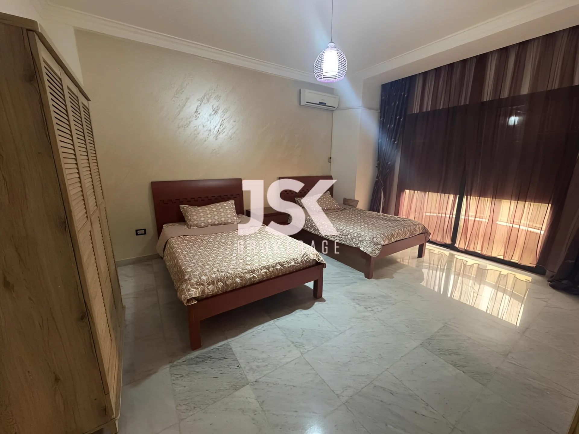 Apartment for Sale in Ramlet El Baida, Bayrut, Lebanon