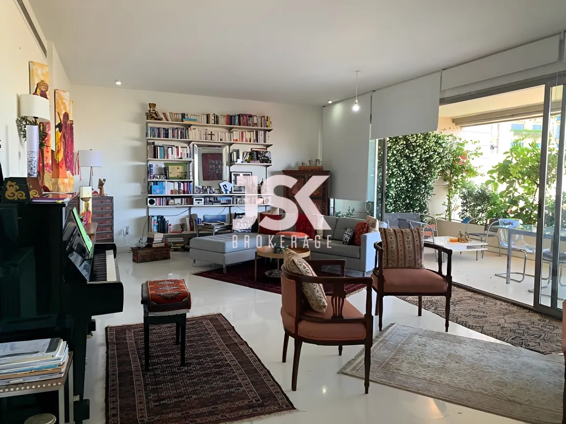 Apartment for rent in Achrafieh, Beirut, Lebanon - 4 bed, 5 bath