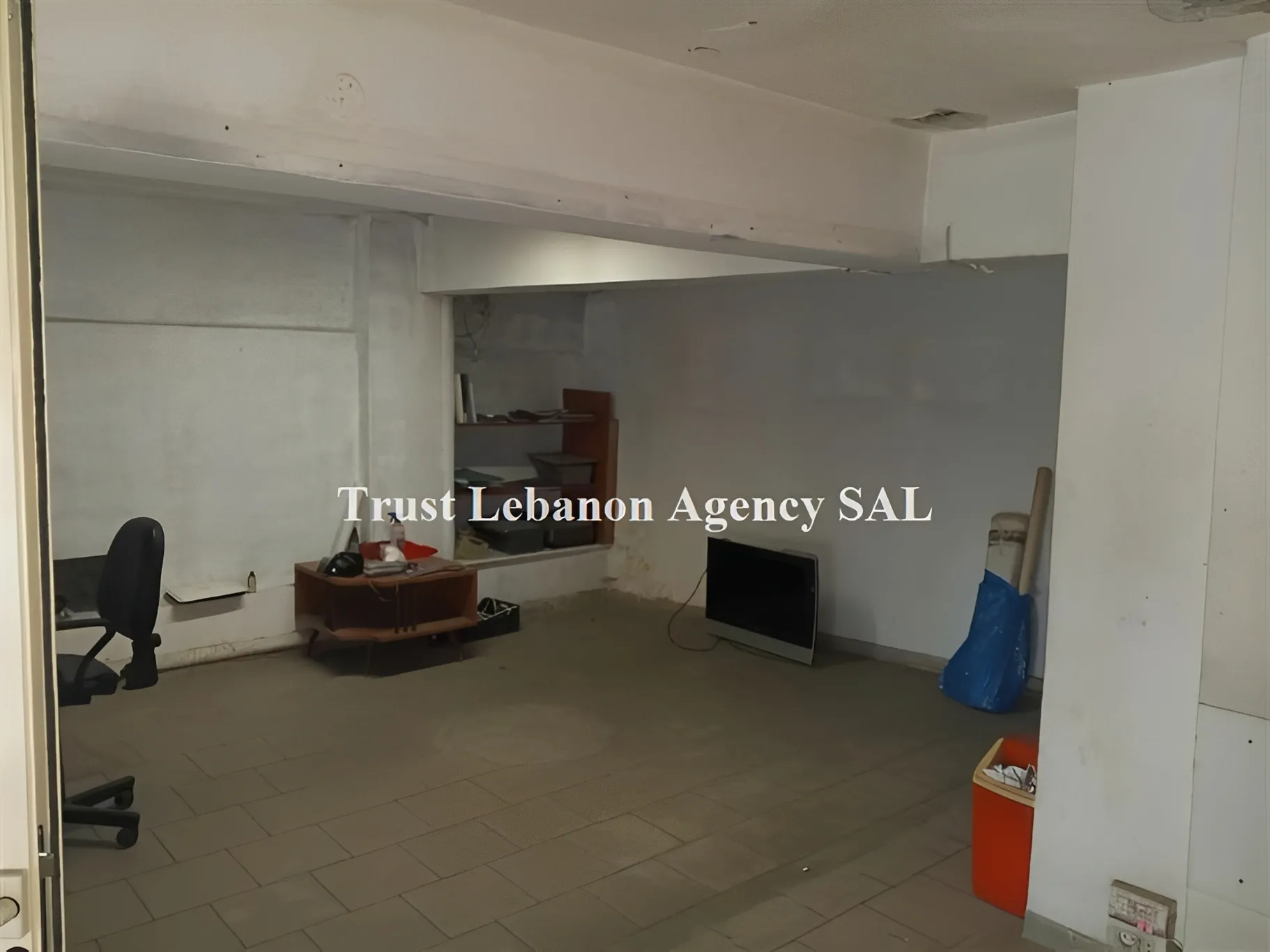 Showroom for rent in Achrafieh, Mar Michael