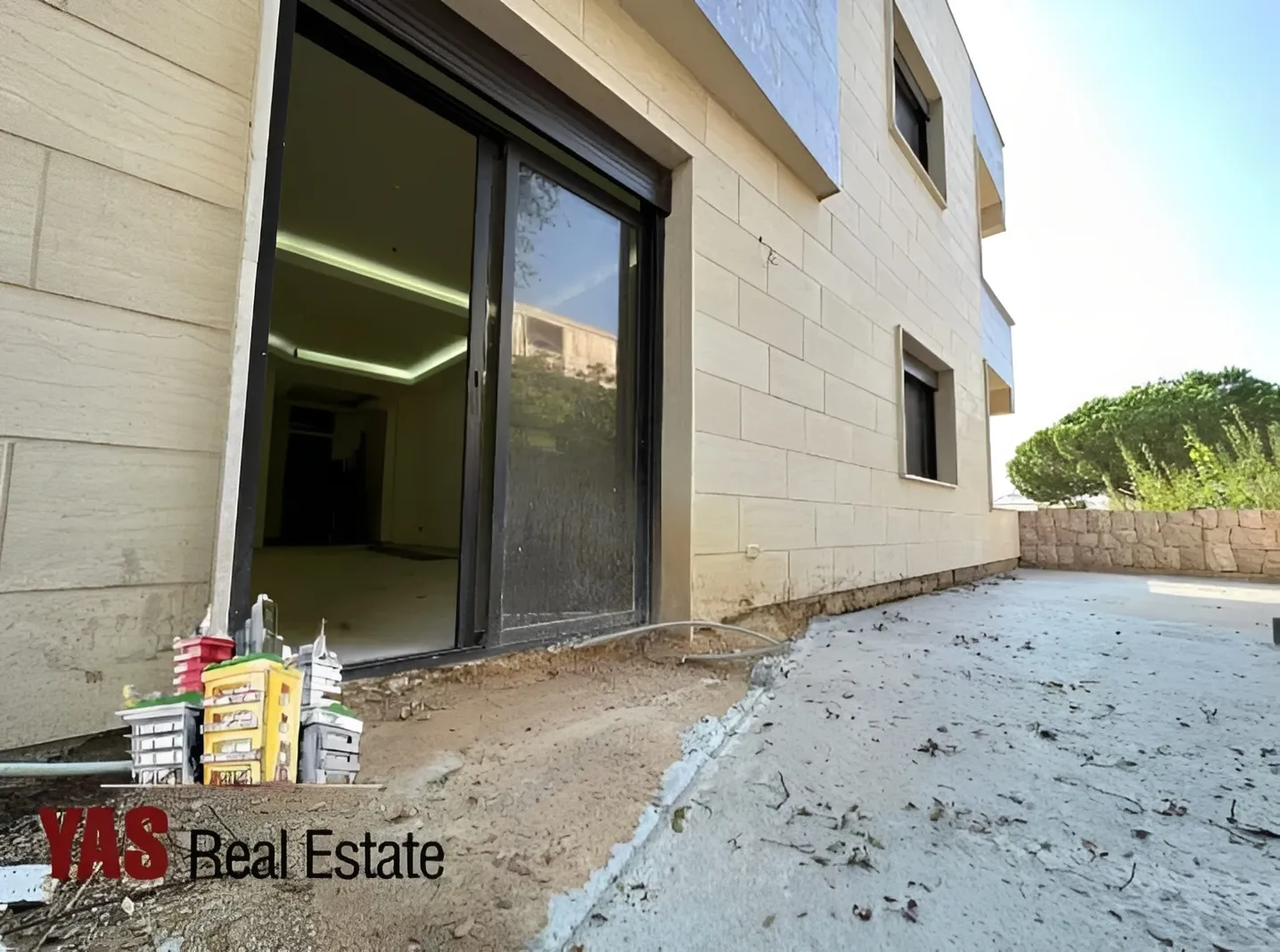 Apartment for Sale in Ballouneh - 3 bed, 3 bath