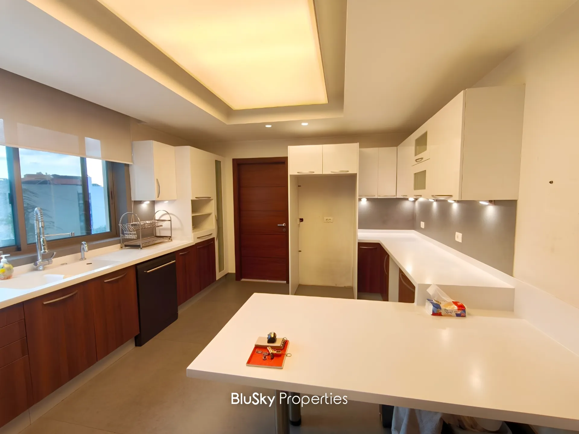 Apartment for sale in Mtayleb