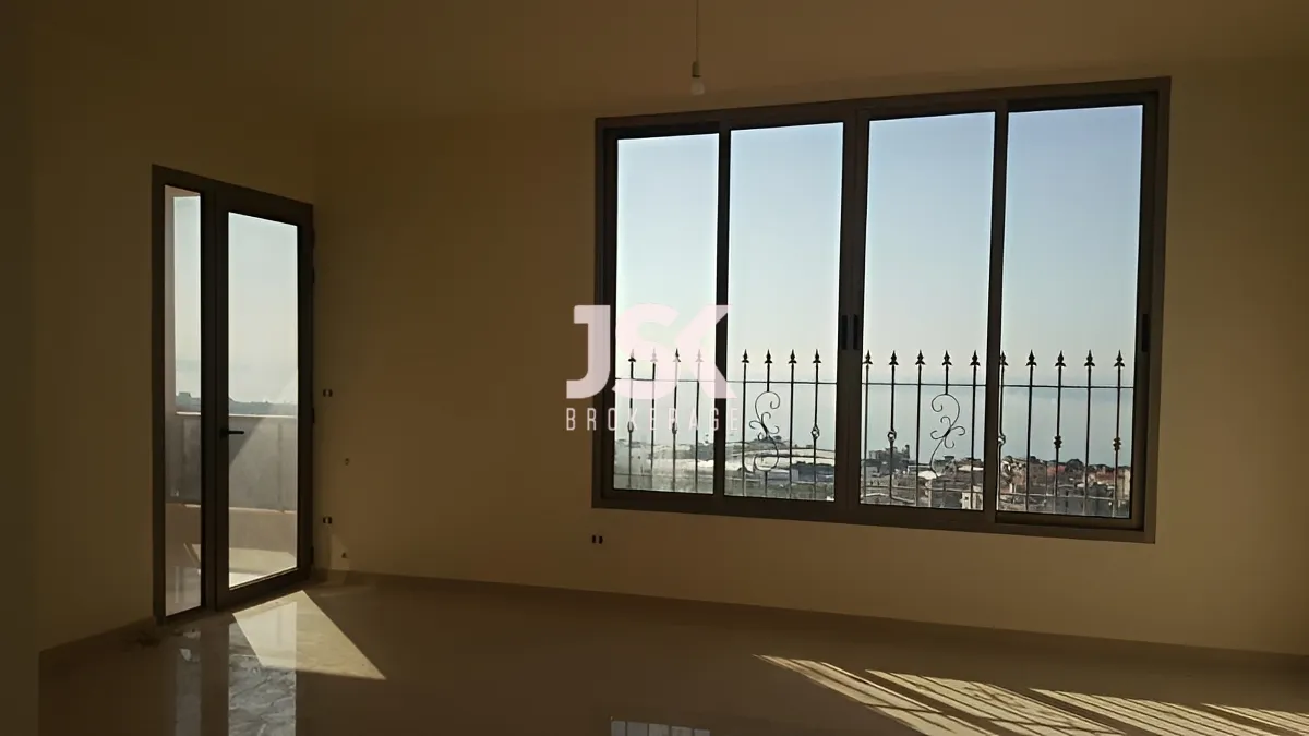 Apartment for Sale in Aamchit, Lebanon - 2 bed, 2 bath