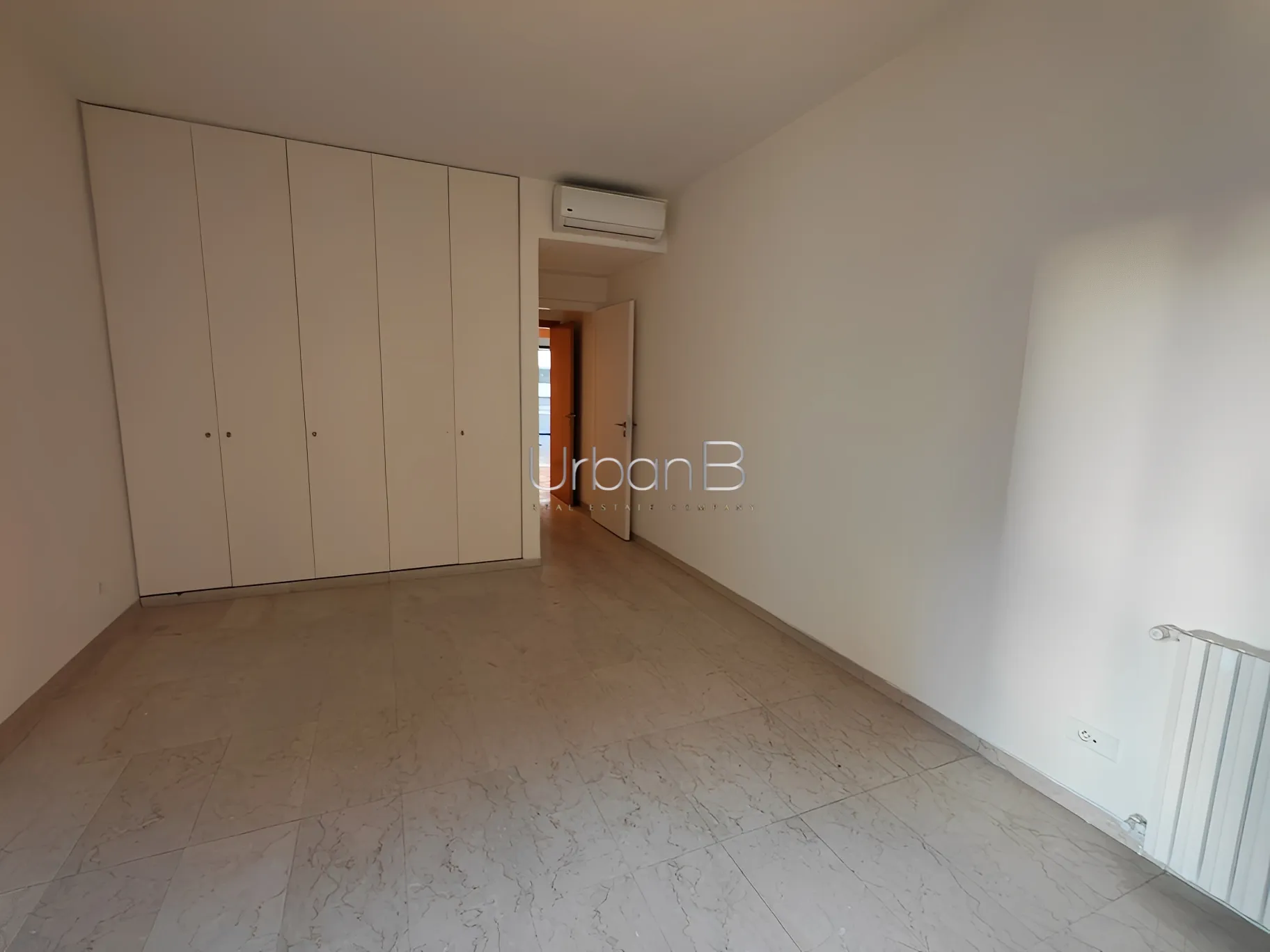 Apartment for Rent in Caree d'or, Achrafieh