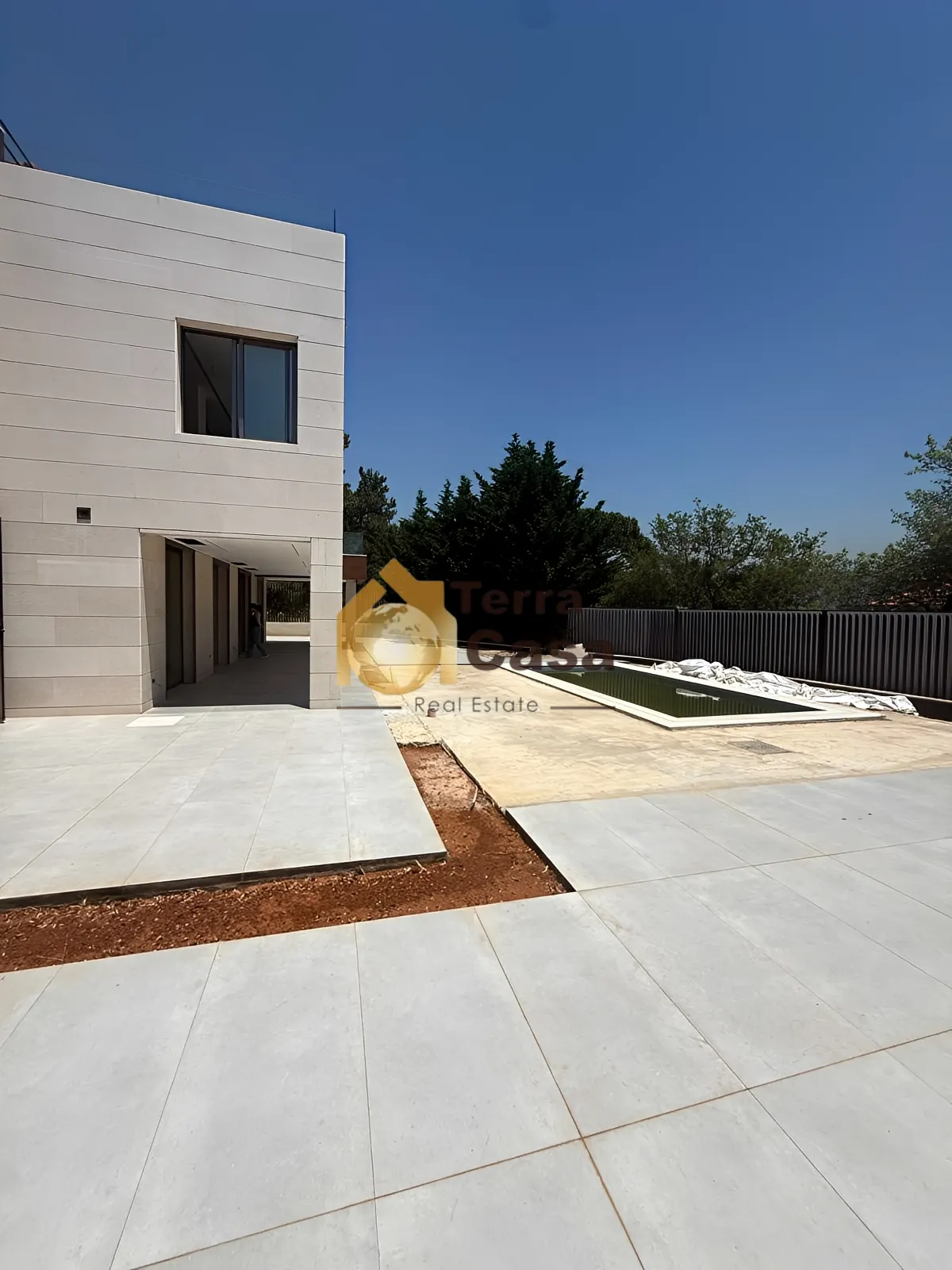Villa for sale in Baabdat