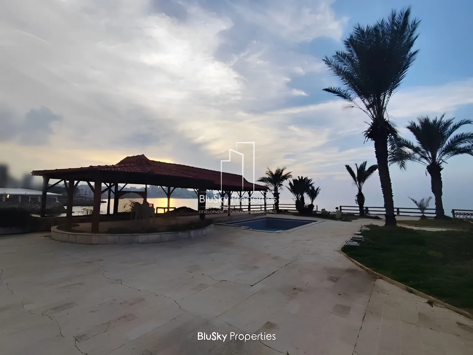 Commercial for Sale in Jounieh
