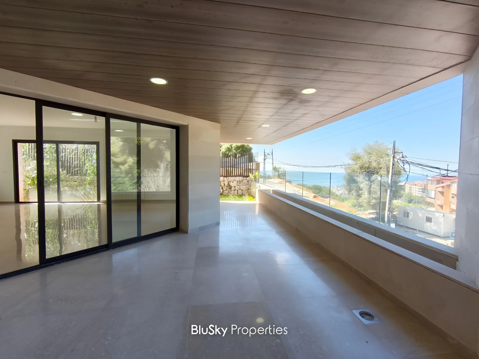 Apartment for sale in Ballouneh