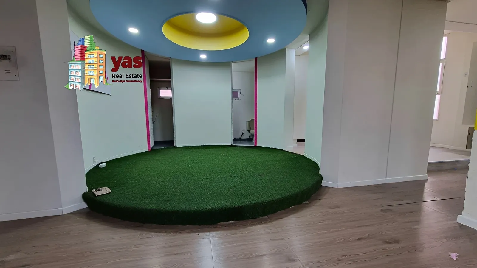 Shop for rent in Adonis