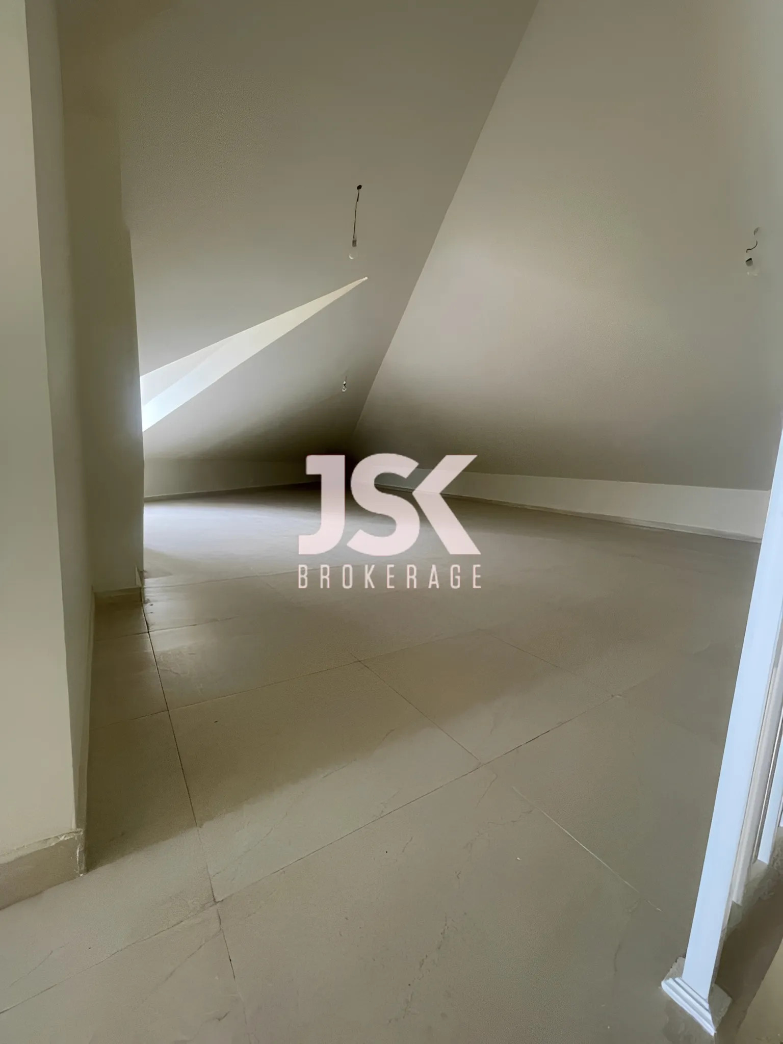 Office for Sale in Fatqa