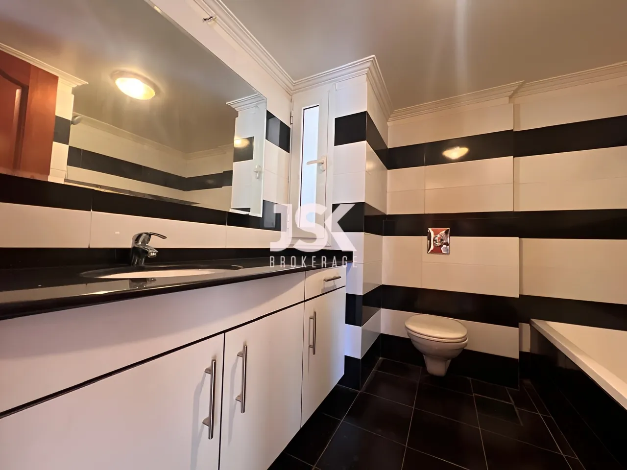 Apartment for Sale in Sioufi