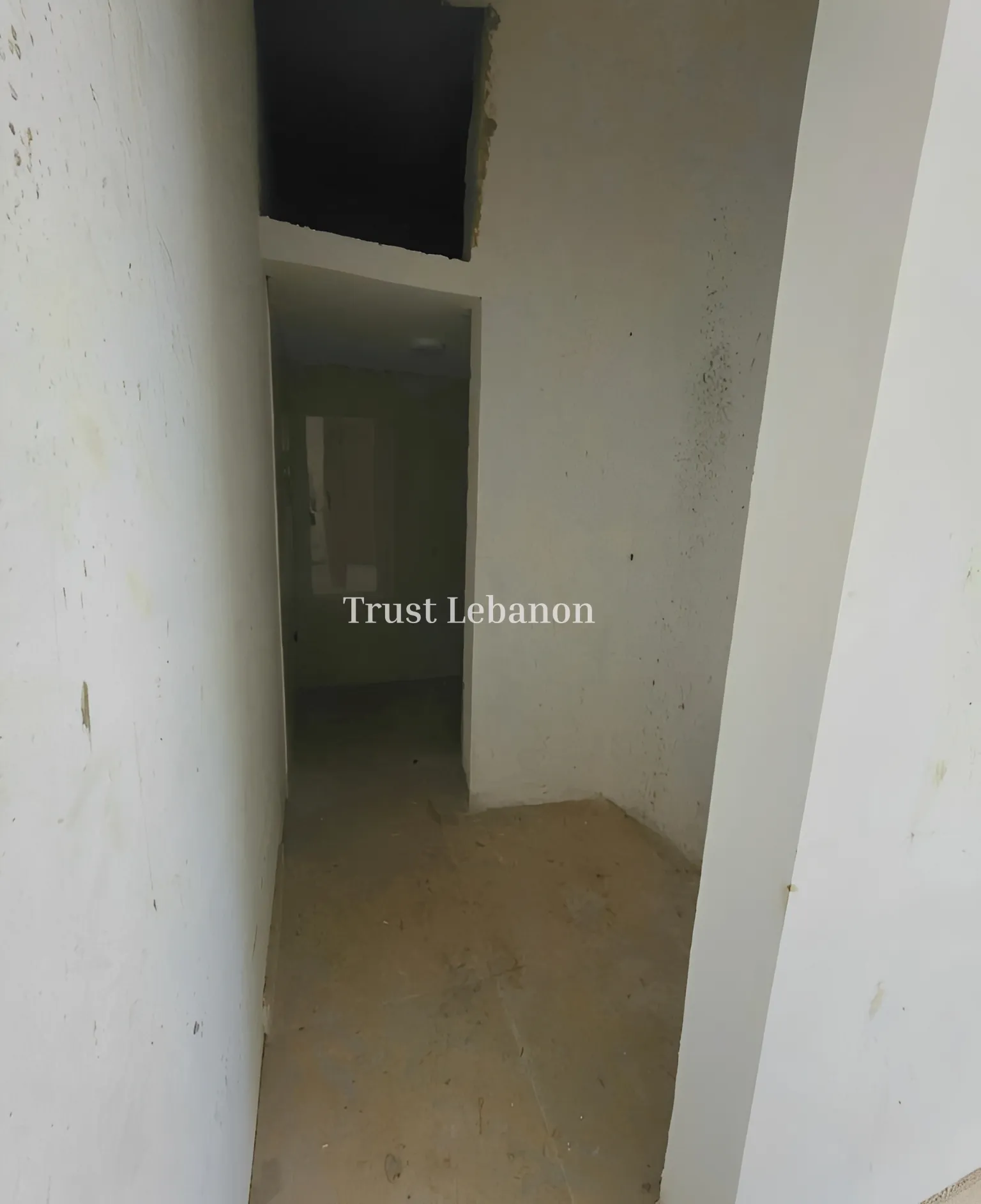Shop for rent in Mansourieh, Lebanon