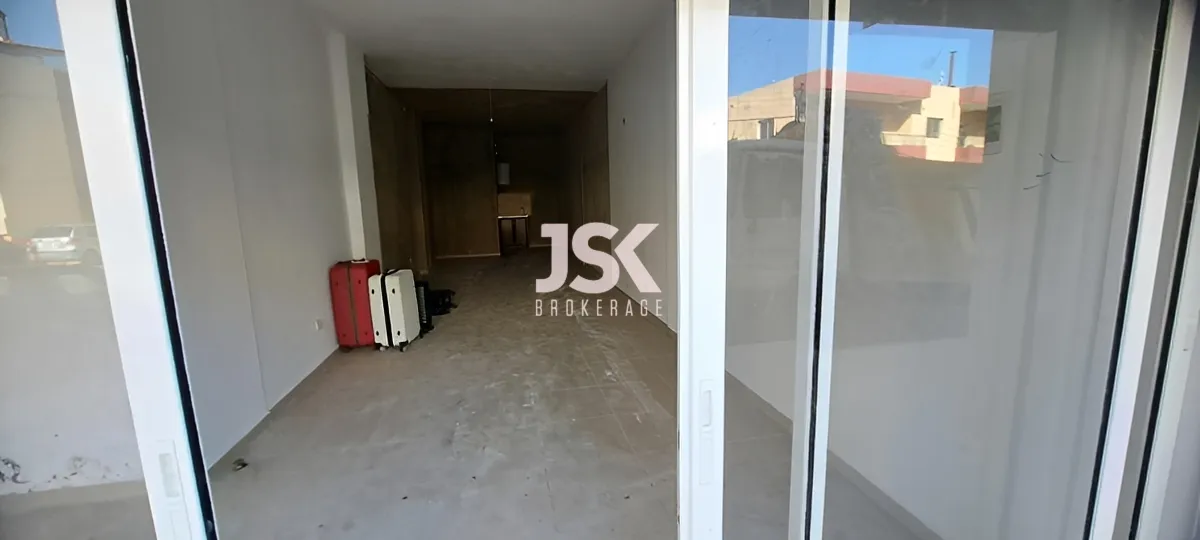 Office for Sale in Mestita