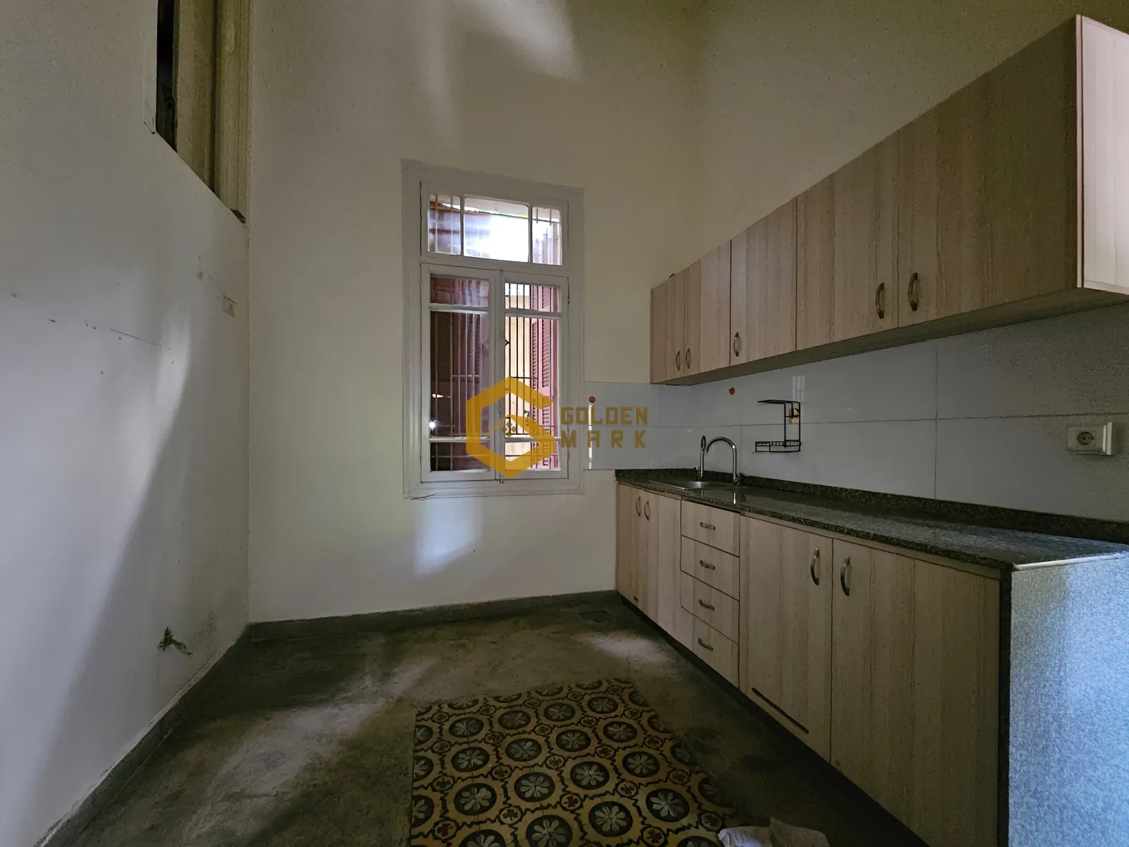 Apartment for Rent in Achrafieh, Beirut - 4 bed, 3 bath