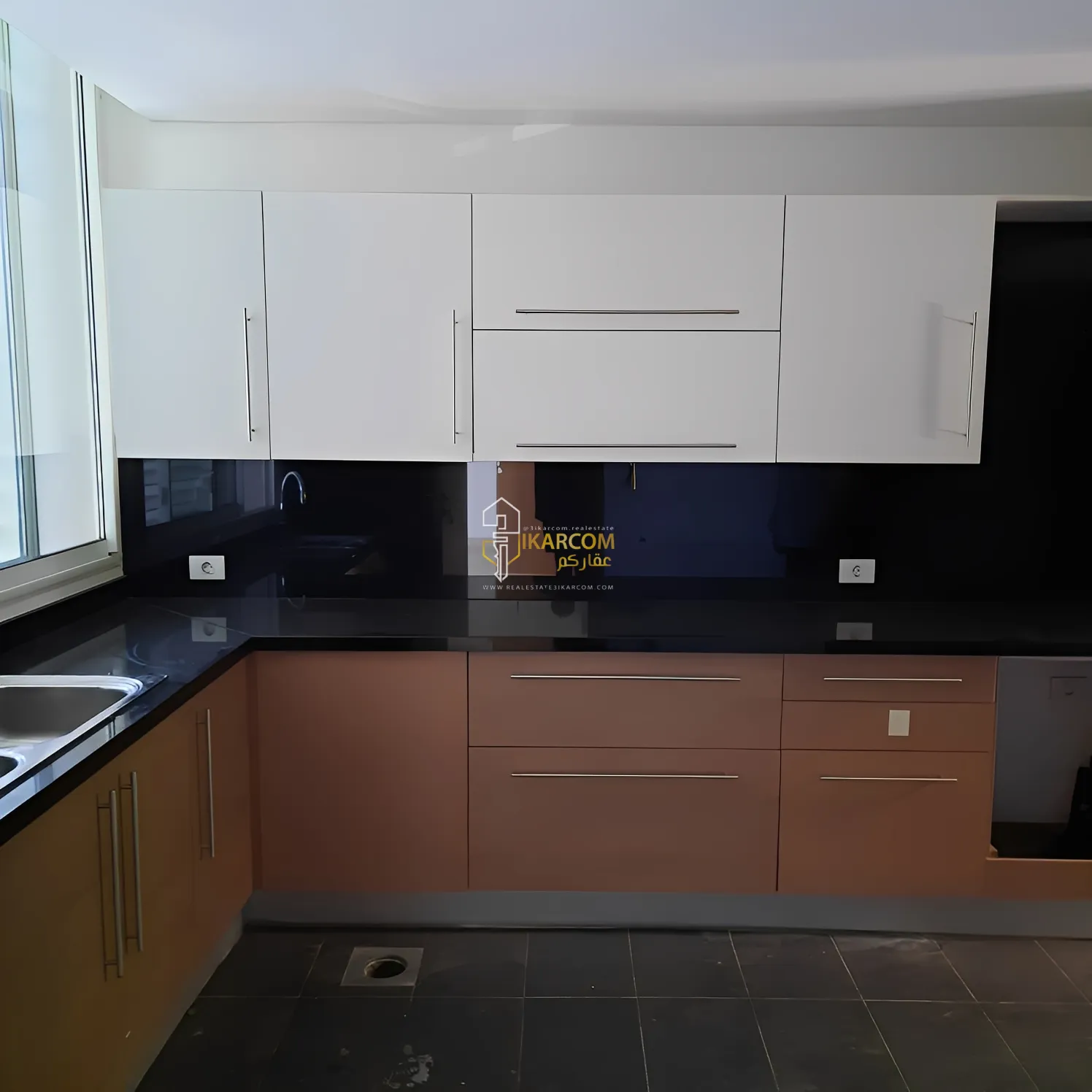 Apartment for Sale in Achrafieh - 3 bed, 4 bath