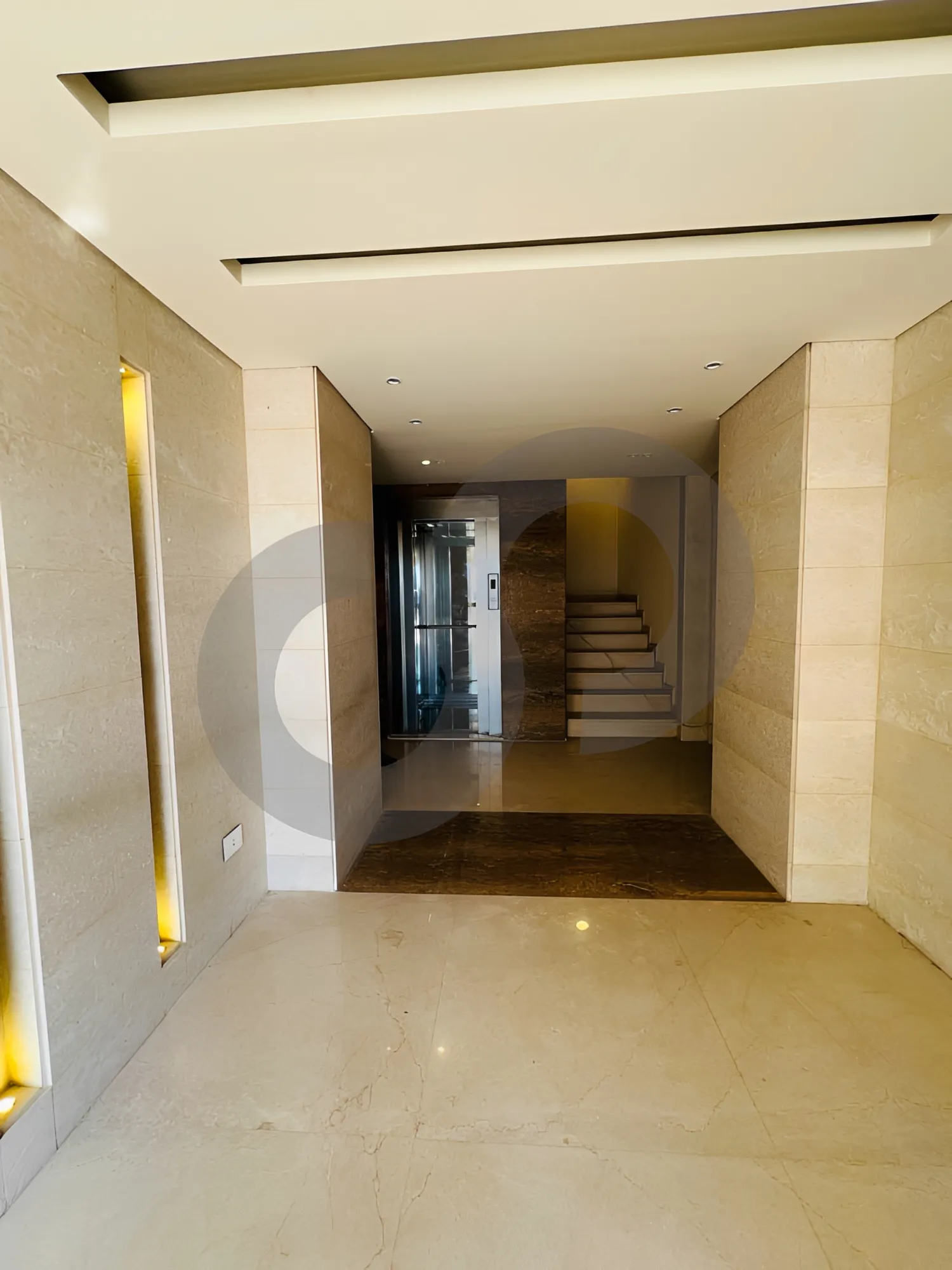 Building for Rent in Haret Sakher
