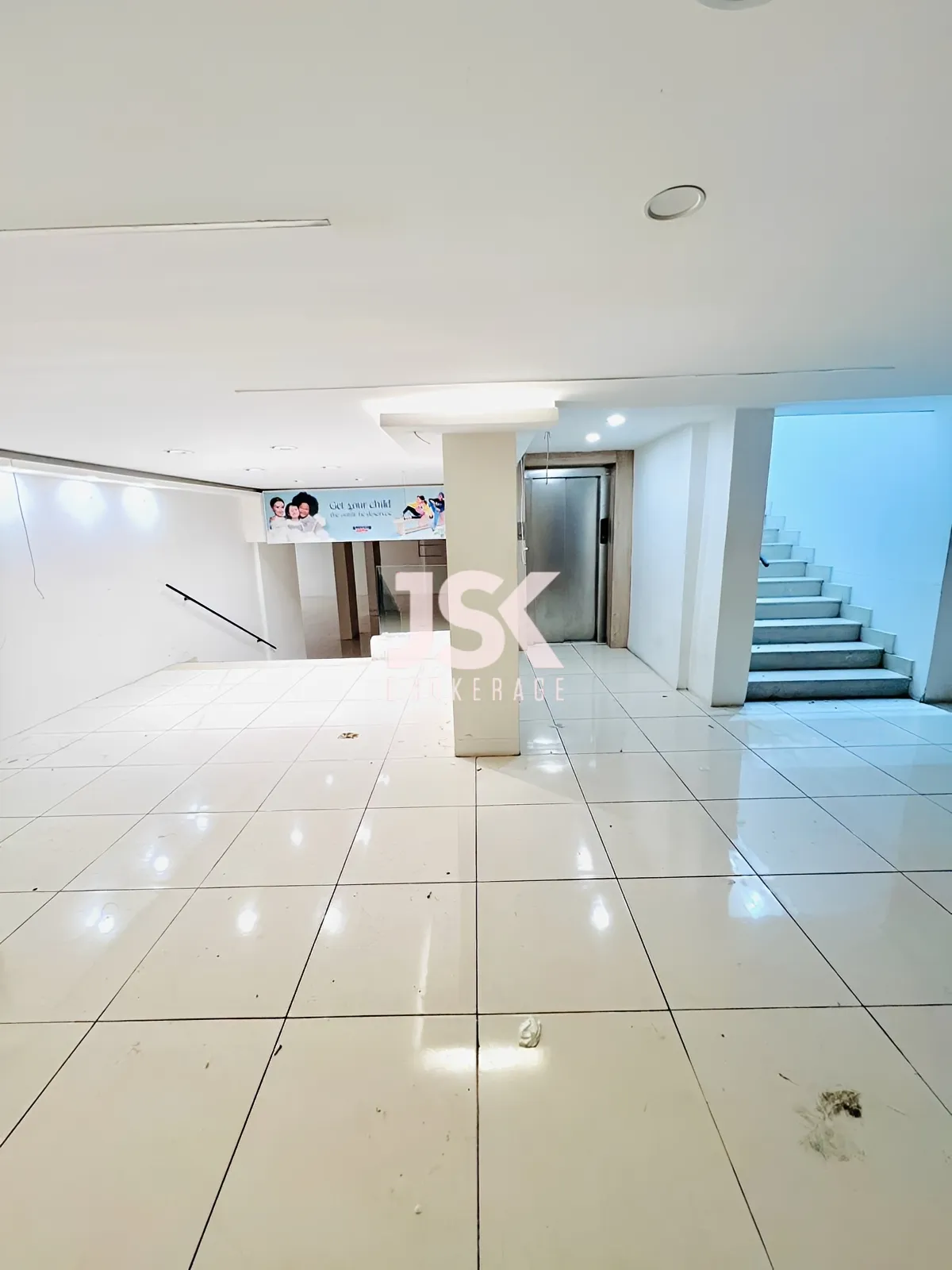 Showroom for Sale in Jounieh