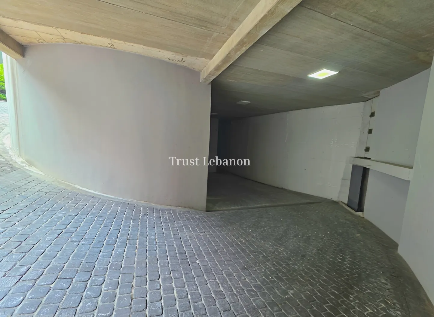 Warehouse for rent in Dbayeh, Lebanon