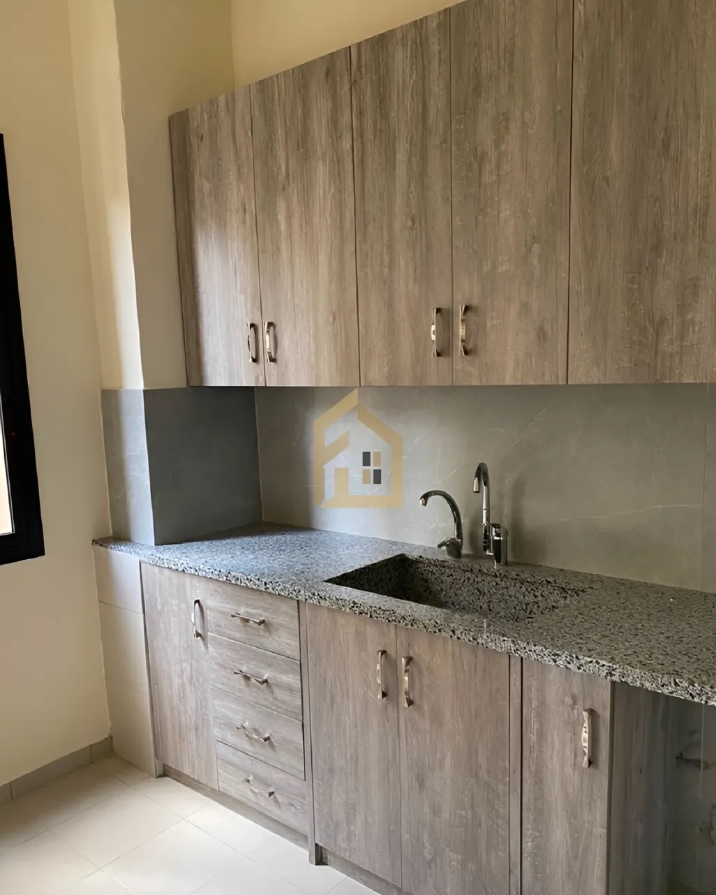 Apartment for rent in Achrafieh, Beirut, Lebanon - 3 bed, 2 bath