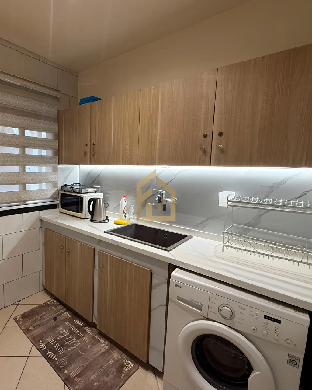Apartment for rent in Achrafieh, Beirut, Lebanon - 2 bed, 2 bath