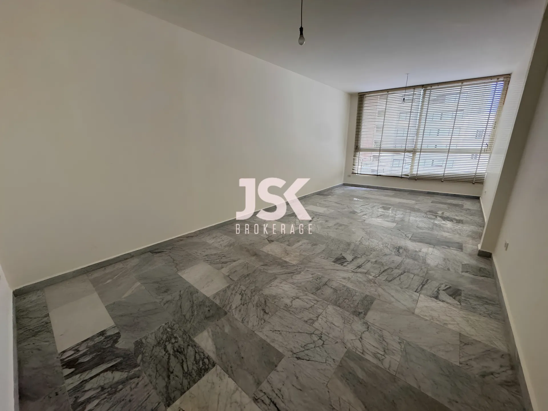 Office for Rent in Ras
