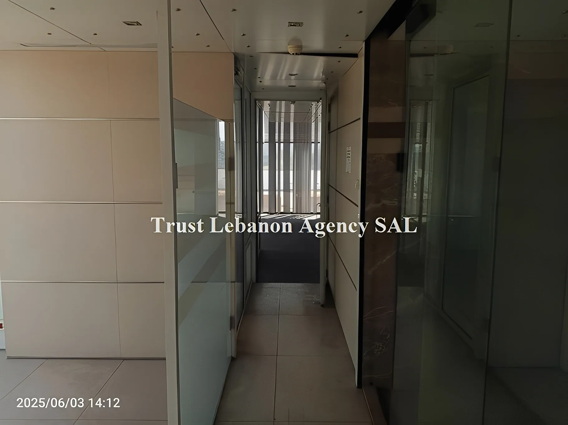 Office for rent in Beirut, Corniche El Nahr