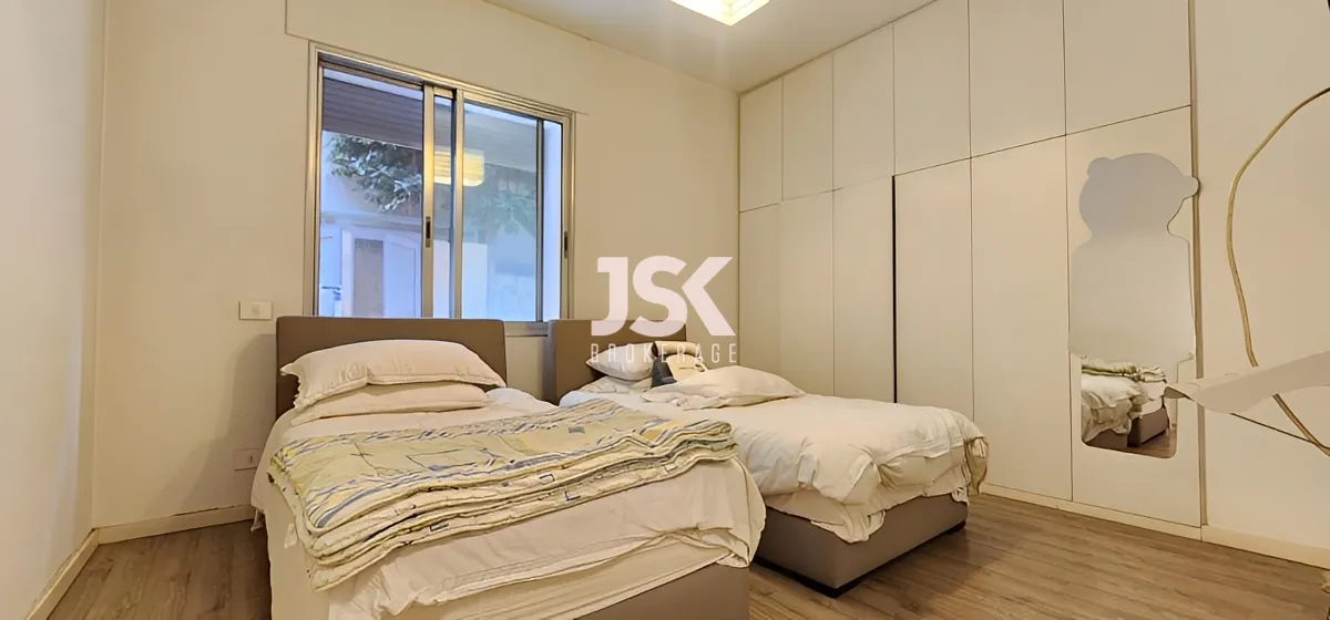 Apartment for Sale in Mar Takla, Lebanon - 3 bed, 5 bath