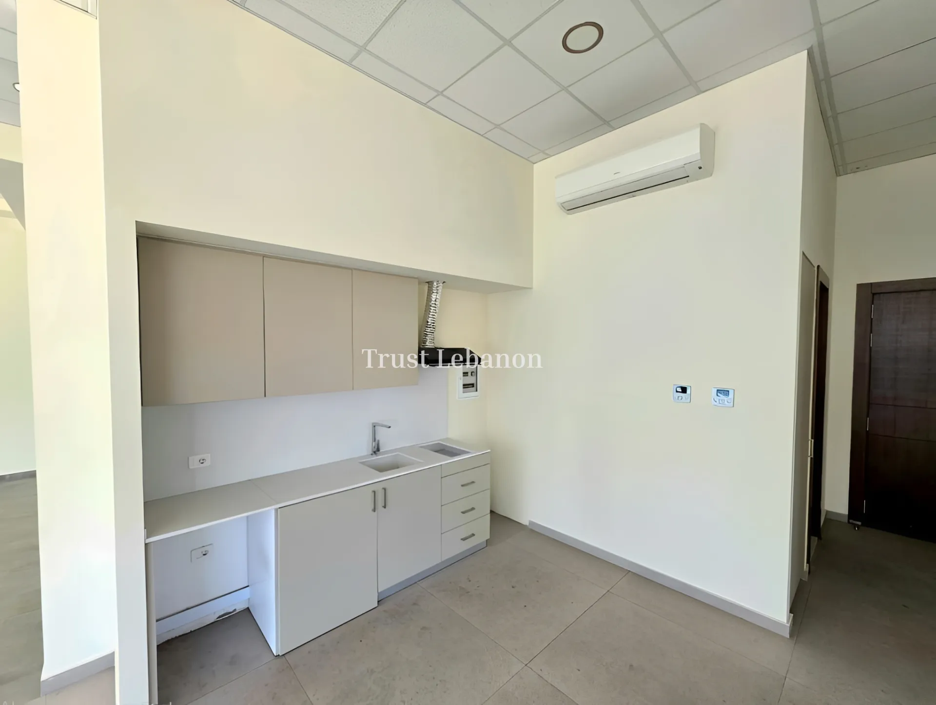 Office for rent in Zouk Mosbeh, Lebanon