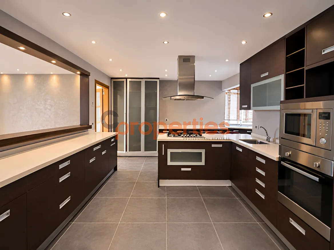 Apartment for sale in Ramleh Al Bayda, Beirut, Lebanon - 4 bed, 5 bath