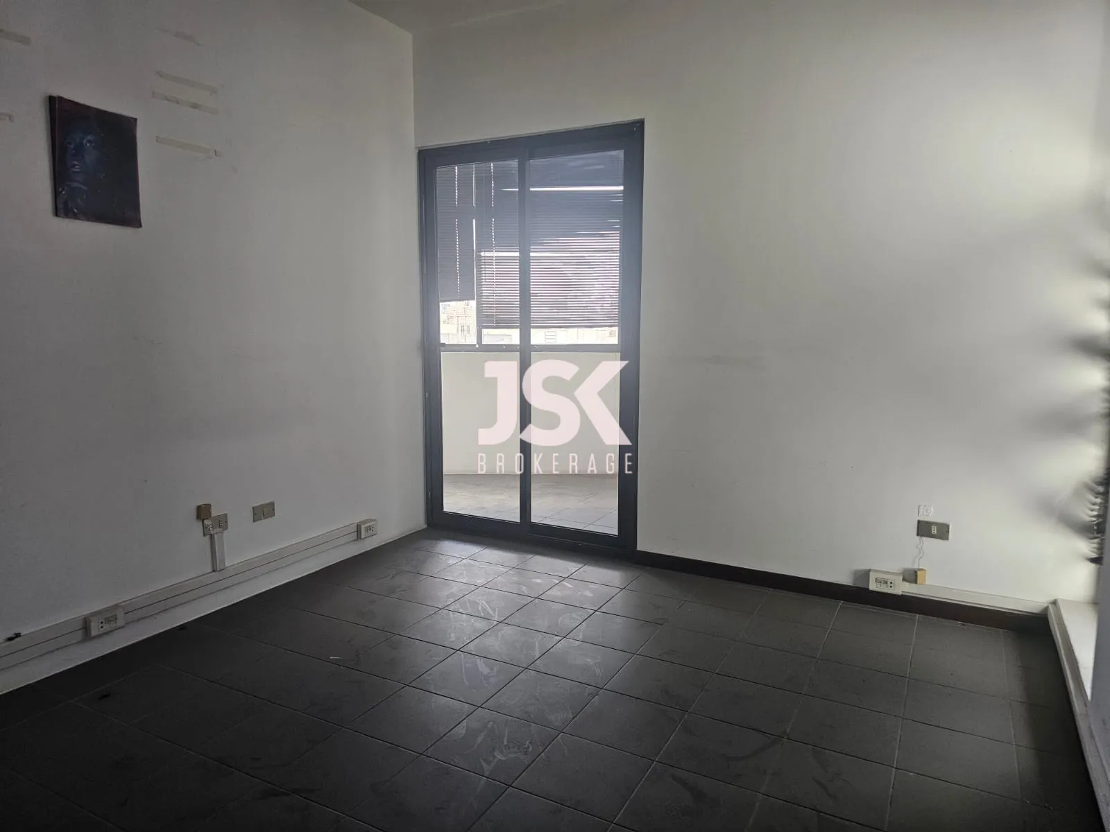 Office for Rent in Jdeideh
