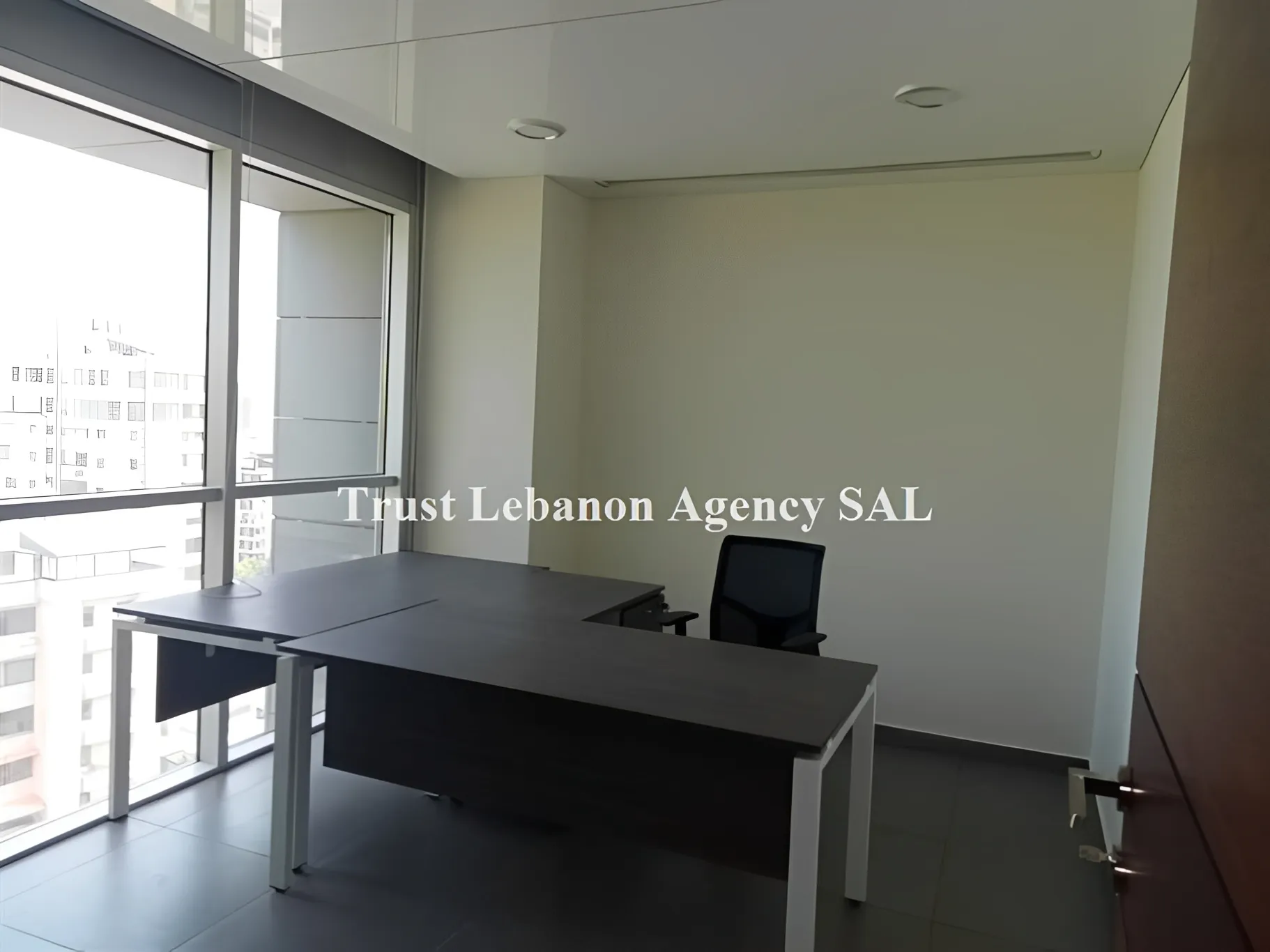 Office for rent in Metn, Sin El Fil