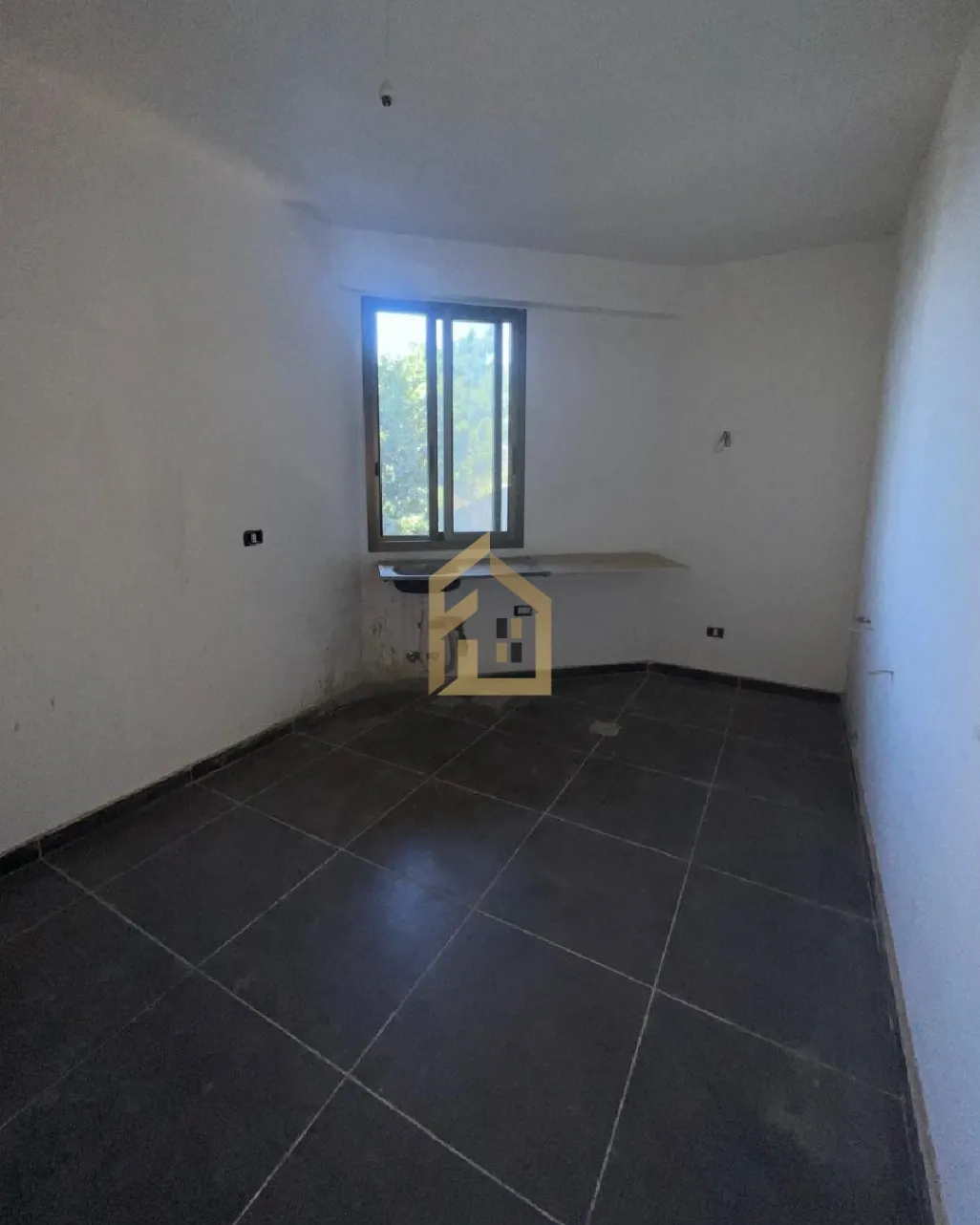 Apartment for sale in Qornet El Hamra, Lebanon - 3 bed, 4 bath