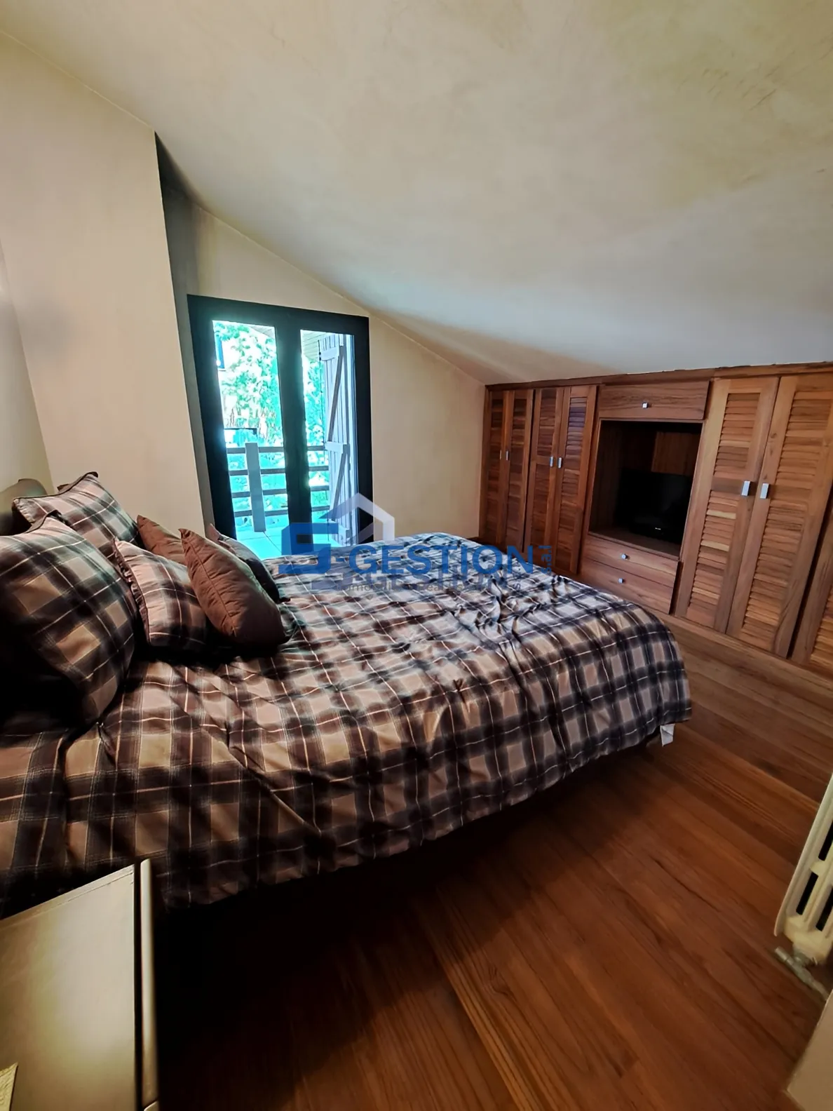 Chalet for Rent in Faraya - 2 bed, 3 bath