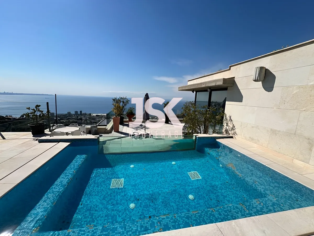Penthouse for rent in Adma w Dafnah - 4 bed, 5 bath