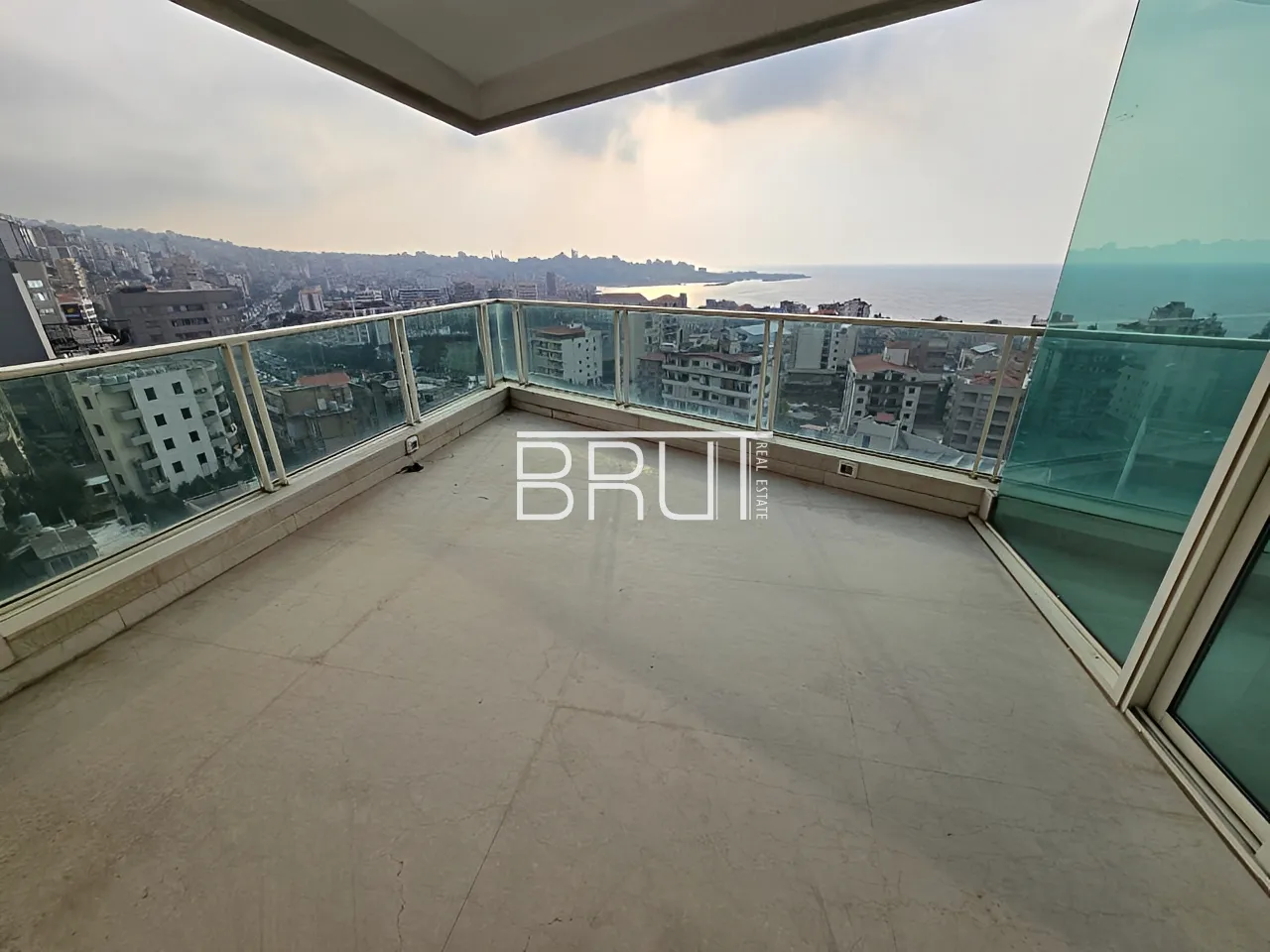 Apartment for Sale in Haret Sakher