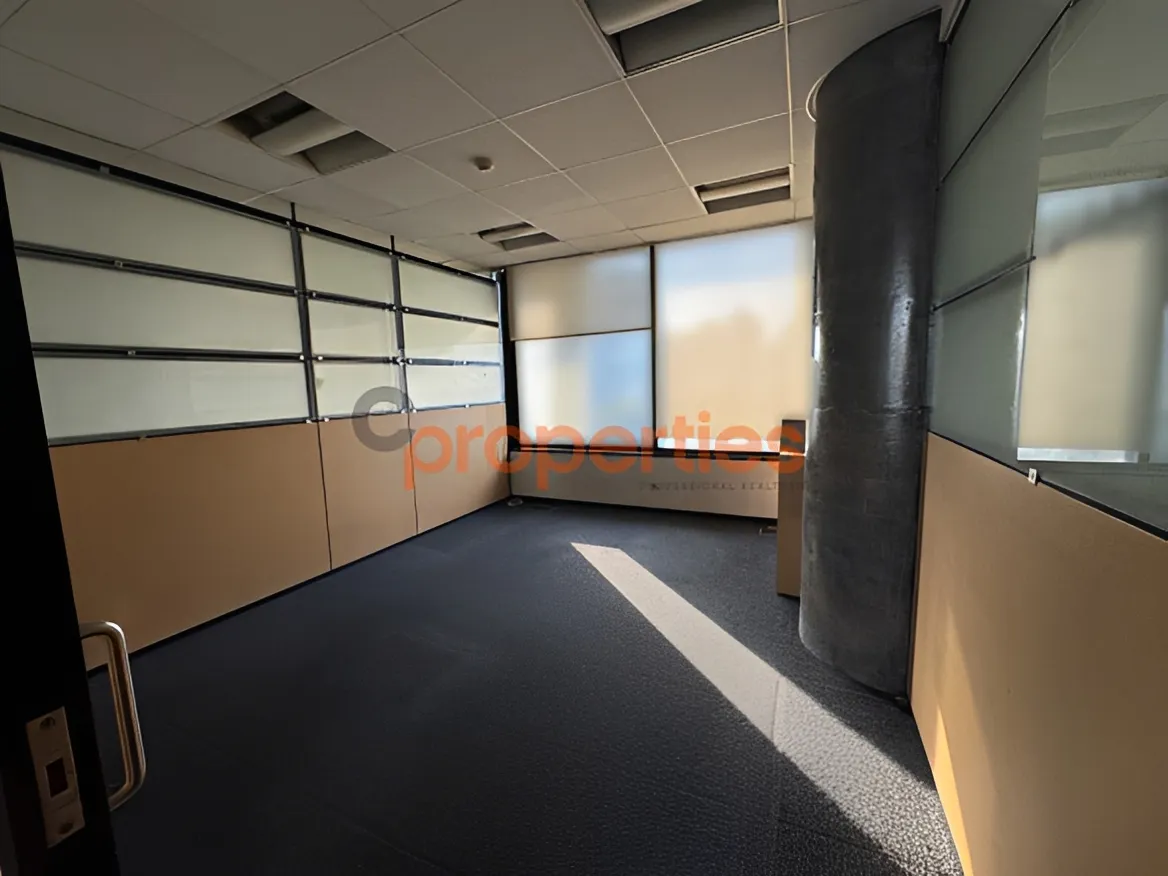 Office for Rent in Forn El Chebbak