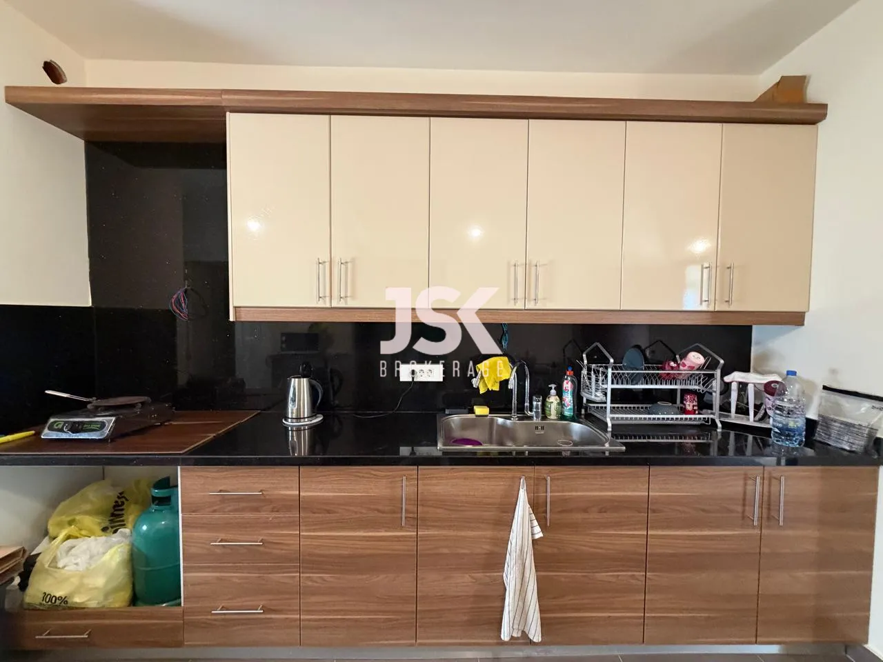 Apartment for Rent in Aamchit